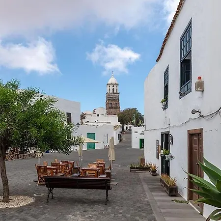 Tranquilo En La De Teguise Lanzarote